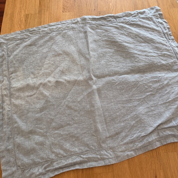 Pottery Barn Two Gray 100% Linen Pillow Shams 26in x 20in - Picture 2 of 10